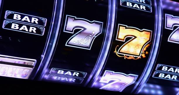 Live blackjack table interface with dealer, cards, and player chat
